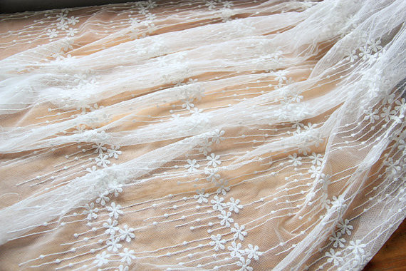 Embroidery Floral White Tulle Lace Fabric For Dress Clothing / Scarf / Curtain 51.18" Wide