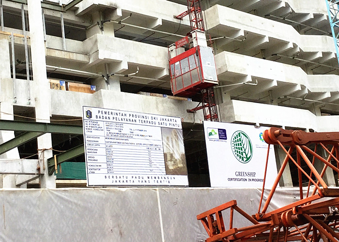 Customized Color Construction Material Hoists , Construction Elevator With 36m / Min To 96m / Min Speed