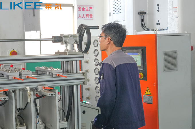 Energy Saving Aluminium Foil Making Machine With Siemens Motor 80 Ton Capacity