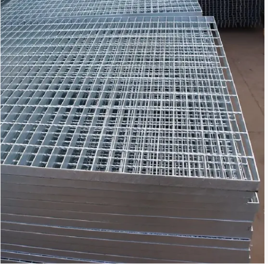 Heavy-Duty Galvanized Steel Stair Treads for Secure Access