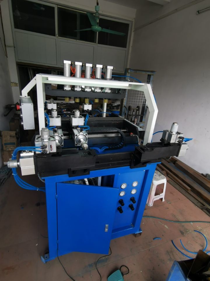 2.5kw Radiator Manufacturing Equipment Semi Automatic 220V Radiator Production Line