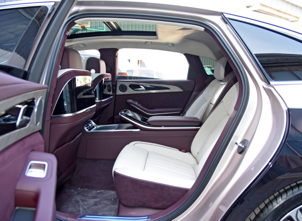 Hongqi H9 2.0T 3.0T Petrol Gasoline Car for Business Passenger Cars in Prepaid Booking