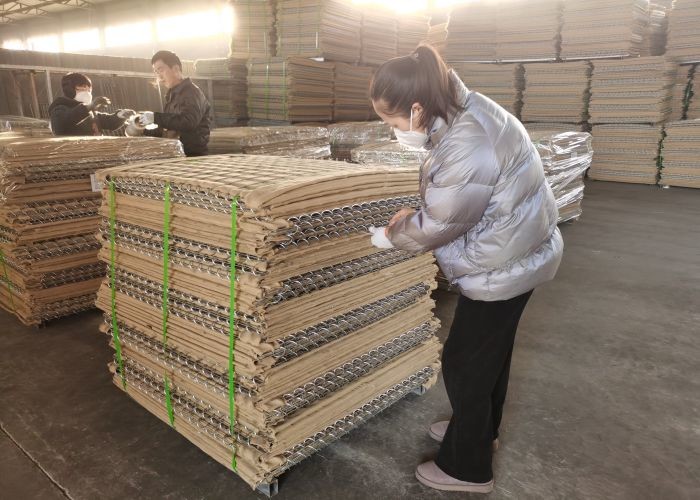 Geotextile Fabric Weight 300g/M2 Sand Bastion Wall Hole Size 76.2x76.2mm High Strength