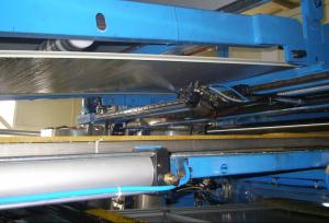 China PLC 80m/Min Rockwool Panel Glue Spraying Machine wholesale