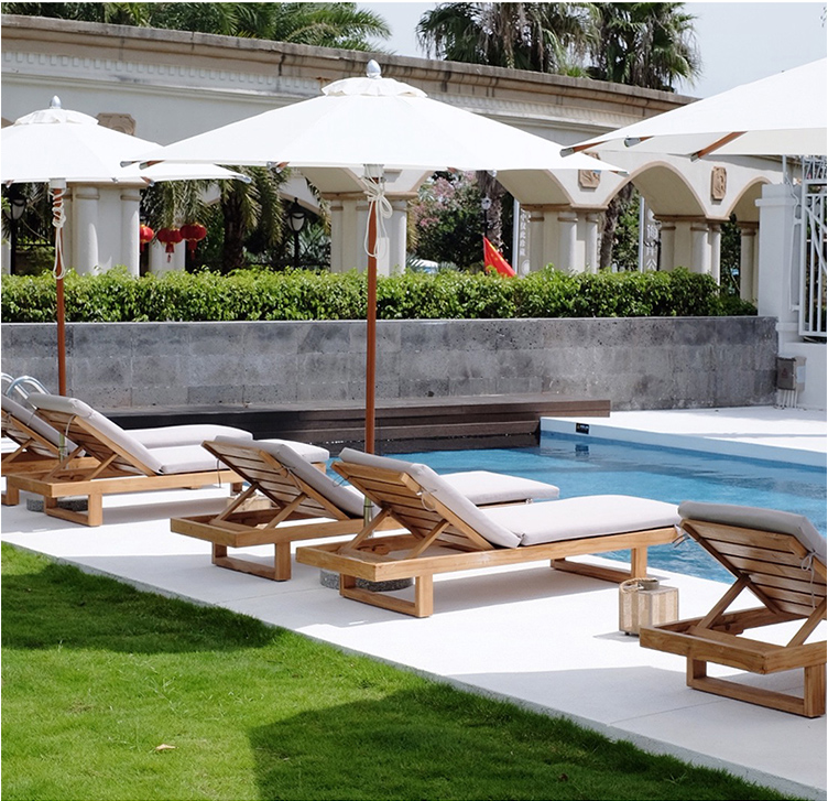 Customized Foldable Rattan Sun Lounger Aluminum Frame Outdoor Rattan Lounger