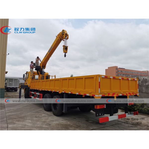 Dongfeng 6x4 10T Truck Mounted Telescopic Boom Crane With Construction Equipment