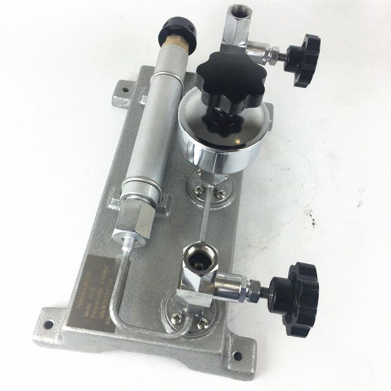 Pressure gauge validator