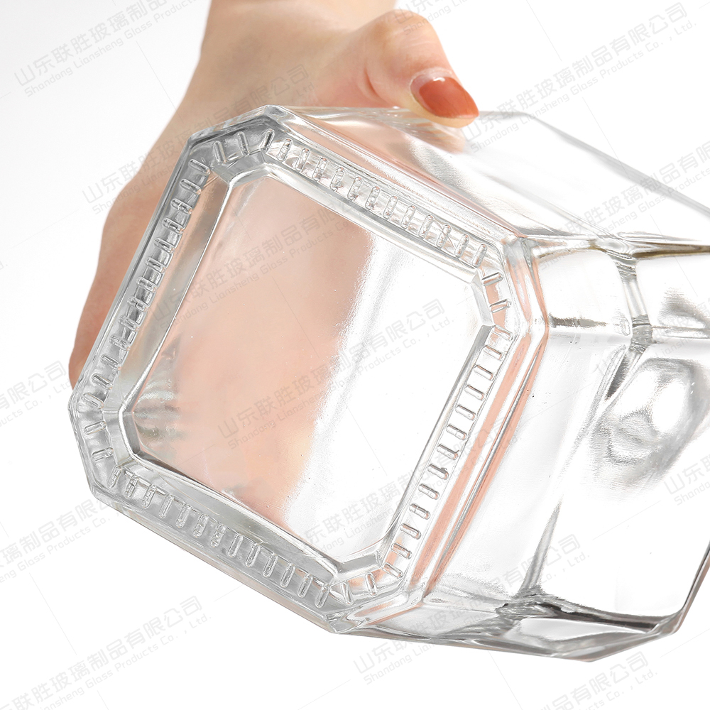 Yuncheng 500ml Miniature Glass Bottles for Whisky Liquor Healthy Lead-free Material