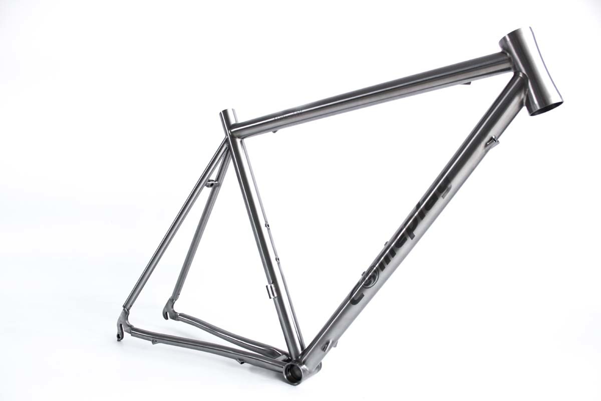 Lightweight Titanium Road Bike Frame 130mm Inner Cable Routing Anti Rust