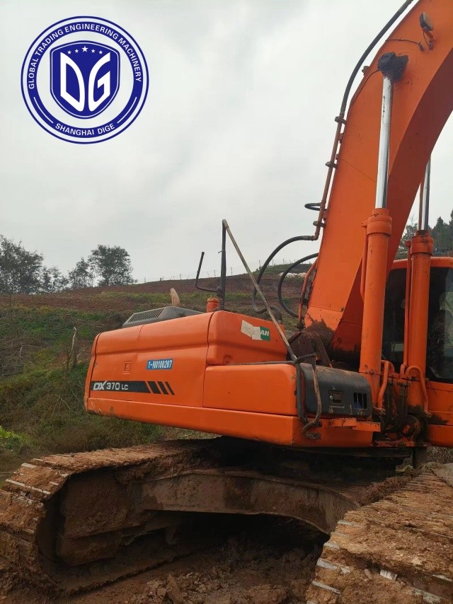Highly flexible DX370LC 37t Used Doosan Excavator with Thoroughly inspected