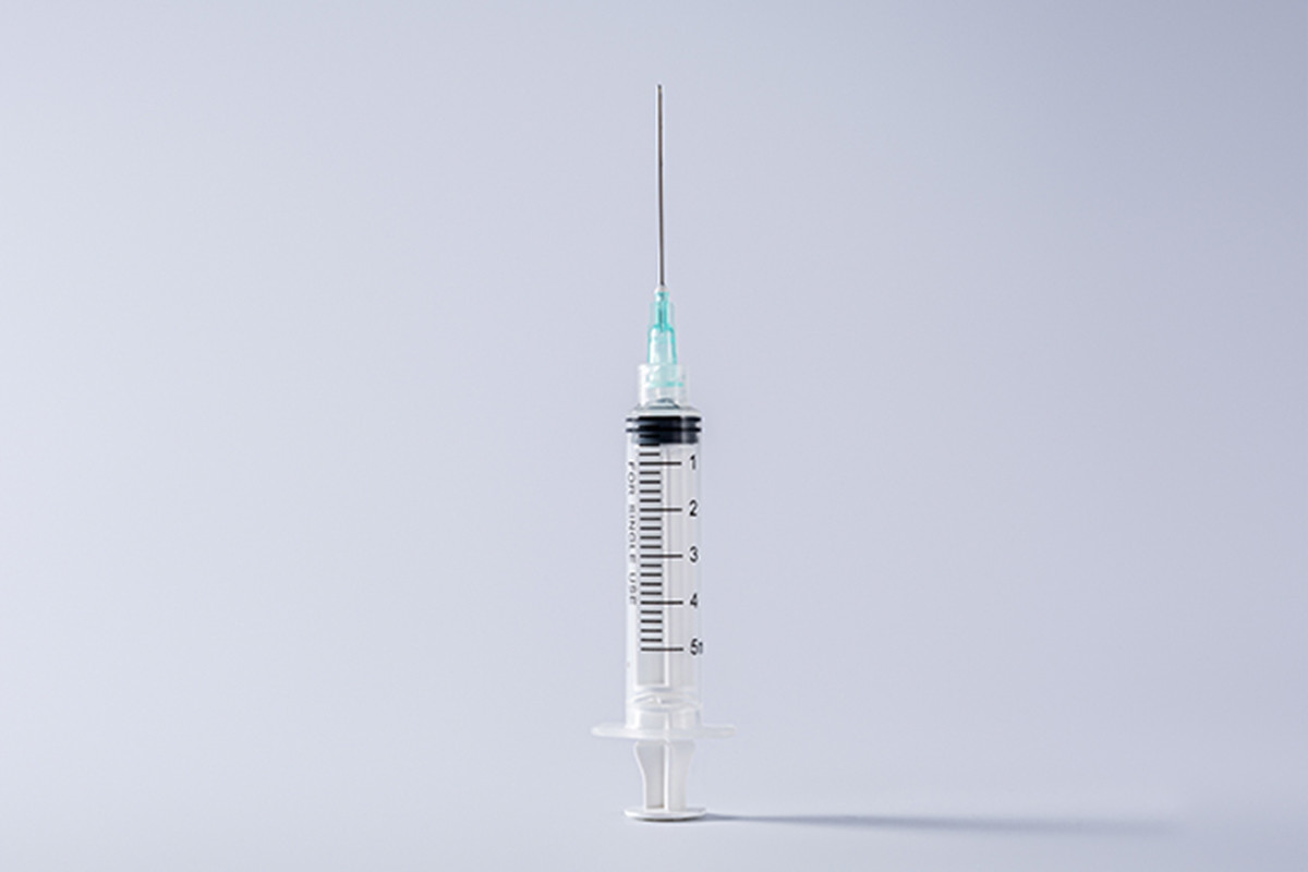 FDA510K CE ISO Plastic Luer slip/lock Sterile Disposable Syringe with needle for Vaccine 3ml 5ml