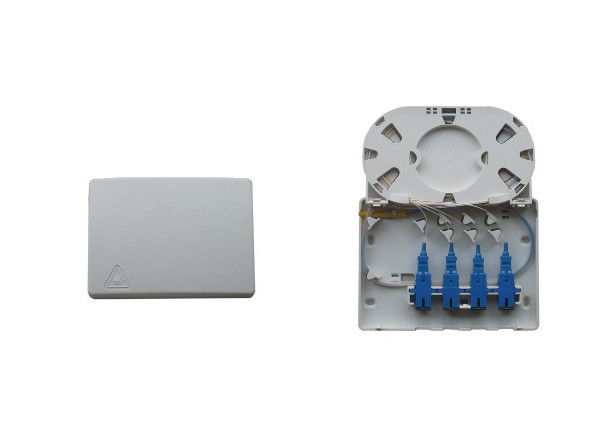 FTTH Solution 4 Port Mini Fiber Optic Termination Box With SC APC Adapters