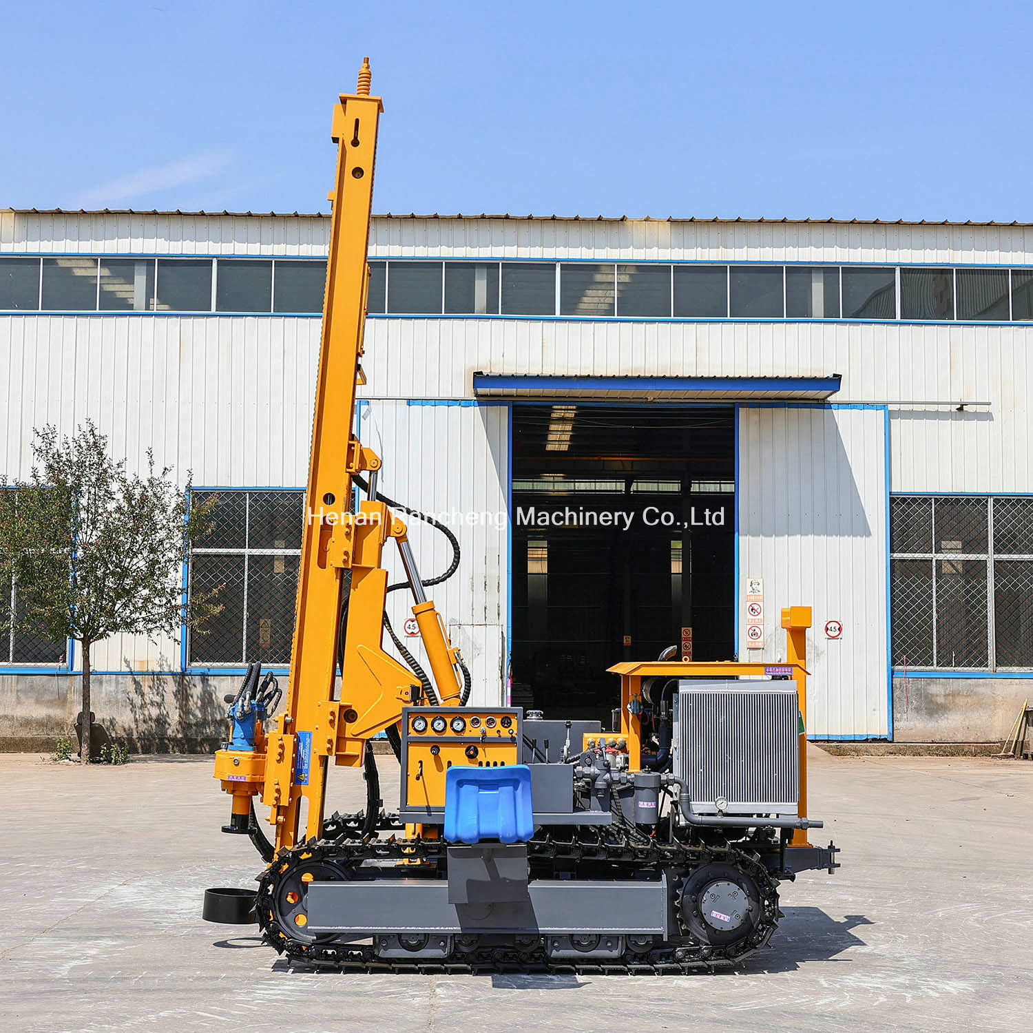 150m Depth 30m Piling Depth Solar Pile Driving Equipment 75KW Yuchai Turbo Charging