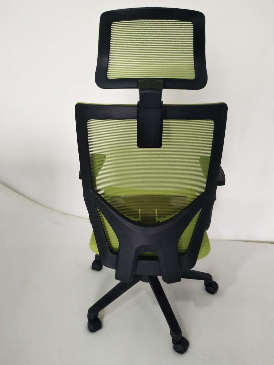 Black Arm High Back Swivel Chair , 100mm-70mm Mesh Desk Chair