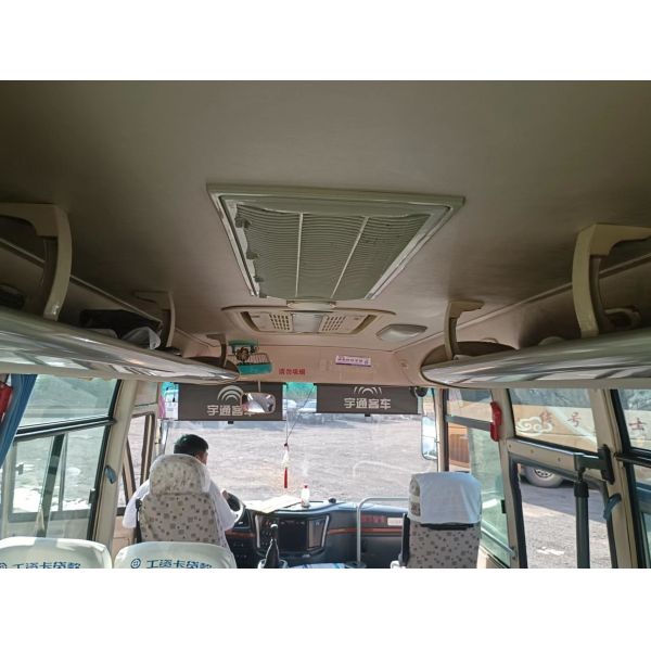 31 Seater Mini Bus Yutong Front Engine Bus Passenger Van ZK6752D Used School Bus