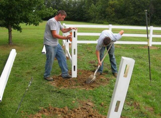 White Color 3rails 4 Rails Plastic Horse Fence Vinyl Farm Fence For Secure