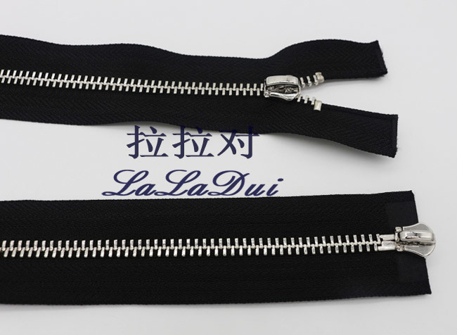 Non Lock Slider 20 Inch Two Way Metal Zip Black Polyester Tape For Backpack