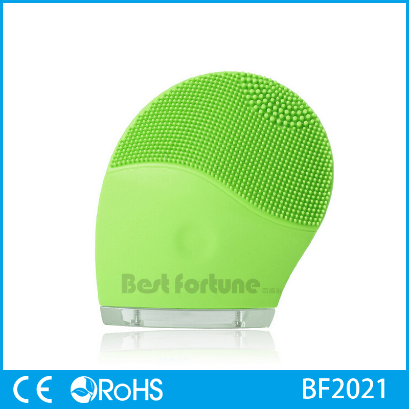 Multi Function Rechargeable Facial Cleansing Brush ROHS Certificated