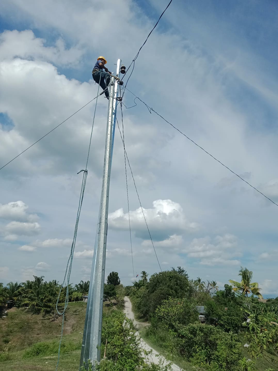 Burial Type Electric Steel Pole ASTM A123 Galvanized Electrical Powerpole Distribution