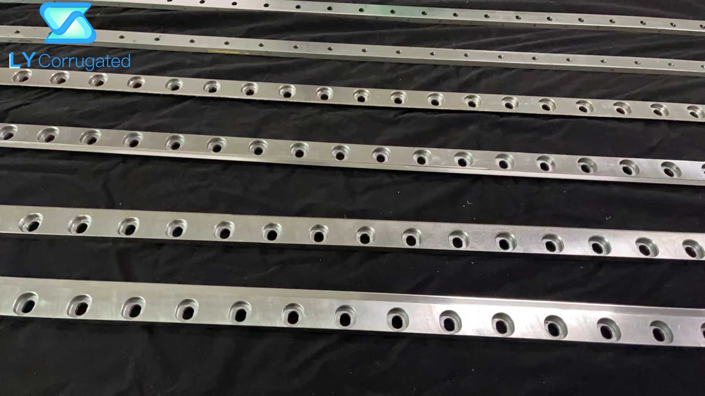 OEM Corrugated Machine Spare Parts Nc Helical Cutter Blade Spiral Knife 1900*38