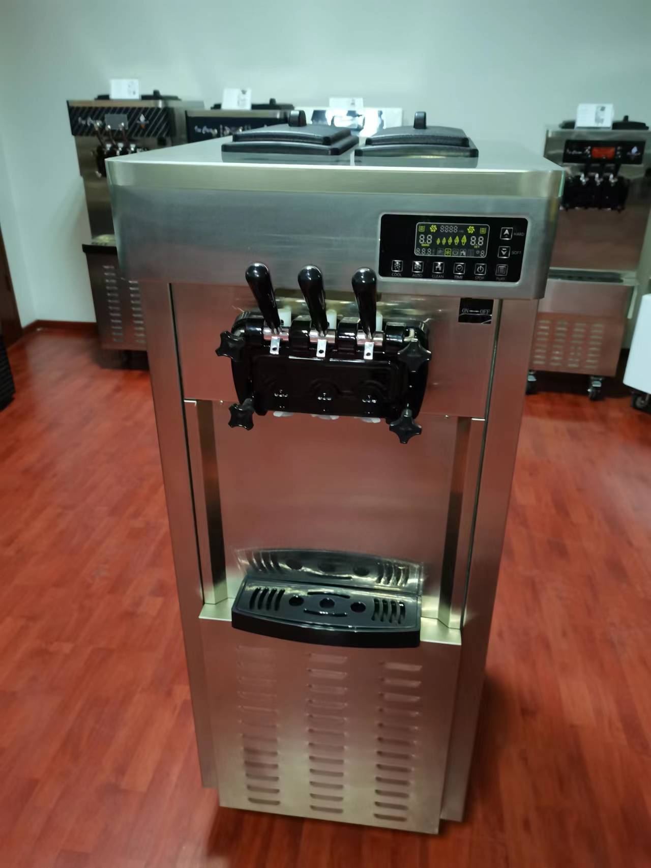 110-220V/50-60Hz Soft Serve Ice Cream Maker Machine 3 Flavors Commercial Ice Cream Making Machines for Food Beverage Shops