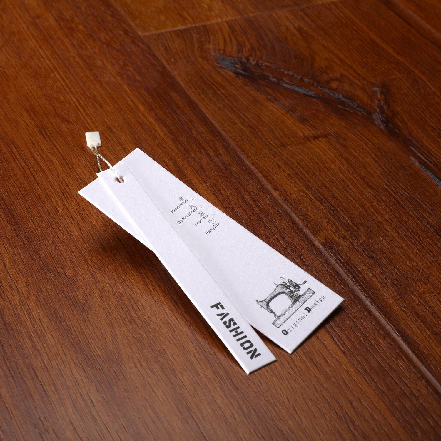 White Round Two Pieces Marble Gilded Coated Paper Hang Tags For Clothing Logo
