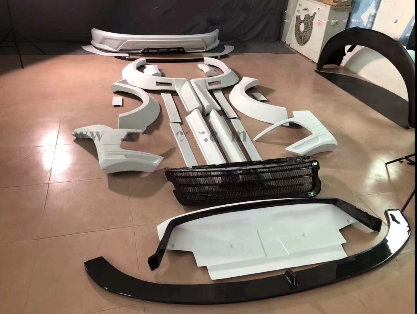 Velar Land Rover Body Kit 2018 - 2019 LUMA Style Velar Body Kit