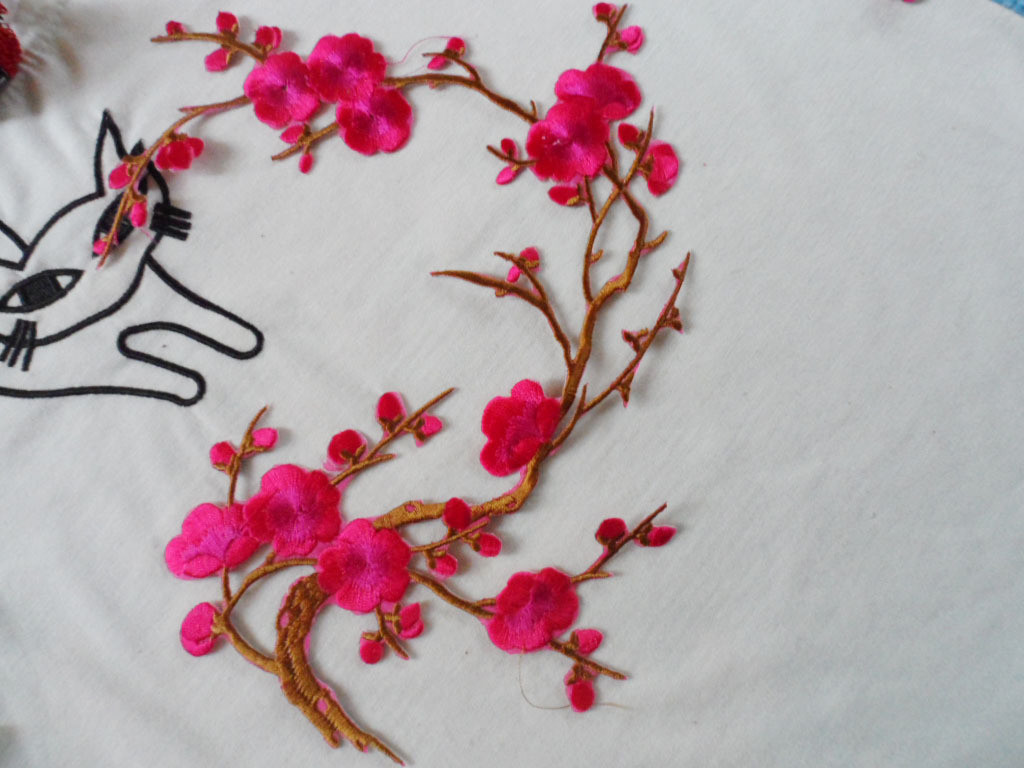 Hot Fix Motif Wintersweet Embroidery Lace Flower China Nation Style