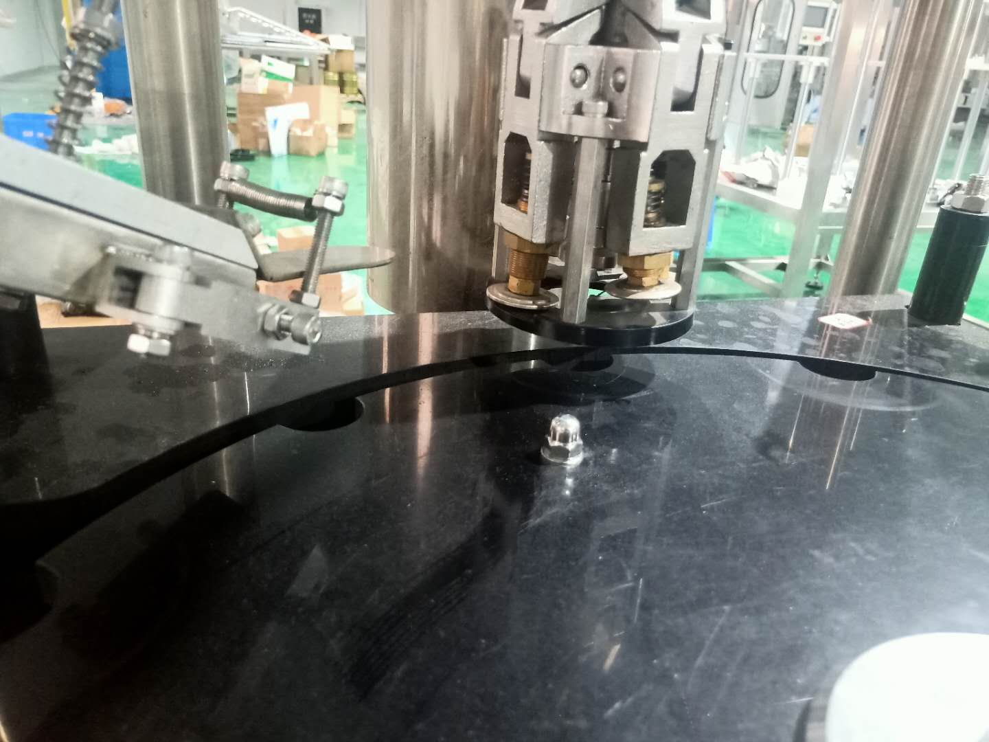 Video Outgoing-Inspection Provided Round Can Sealing Machine for Tinplate/Aluminum Cans