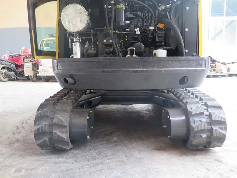 ISO Certificate Cab Mini Crawler Excavator Rubber Tire 3 Tone Digger