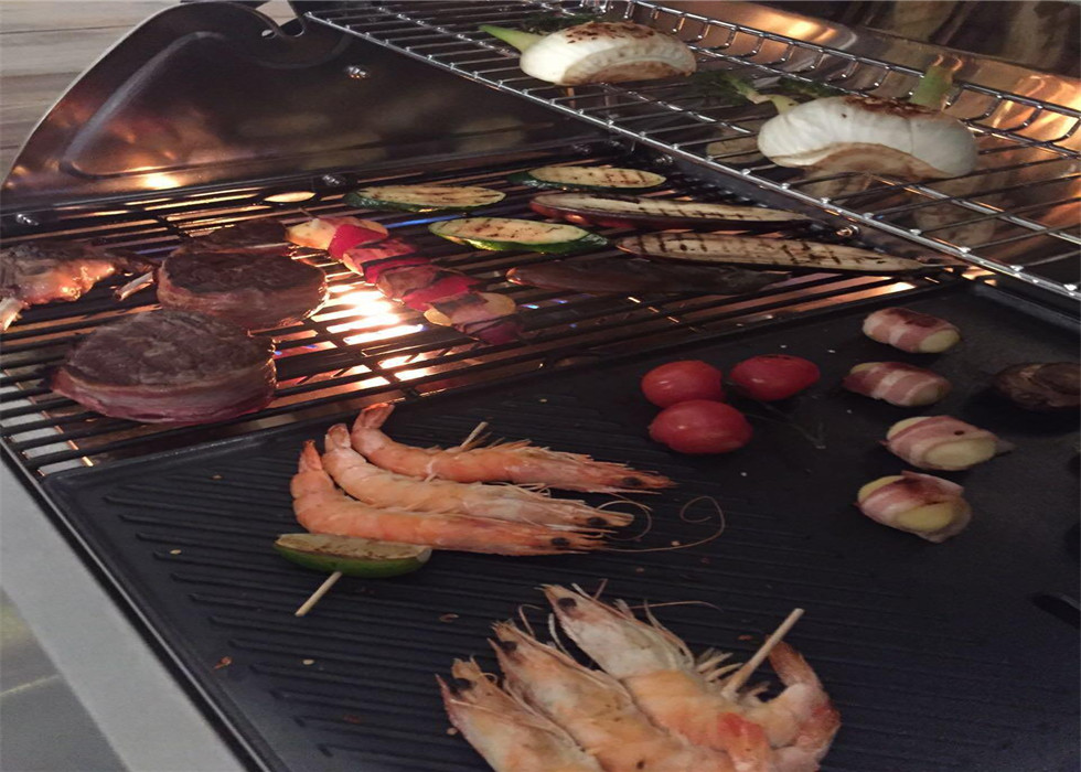 Factory price kitchen bbq easy grill slow 4 burners stainless steel protable gas BBQ grill