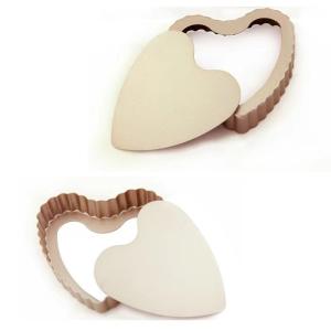 China Available In Pink Or Gold Love-Themed 4-Inch Baking Mold For Cakes wholesale