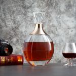 750ml Glass Bottle for Wine Drinking in Clear Design