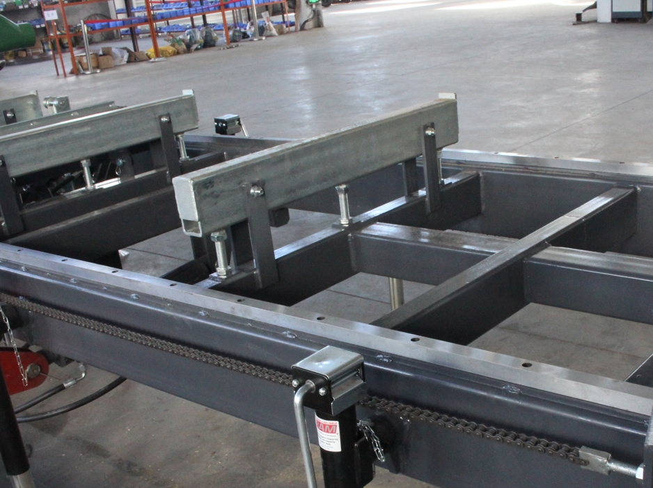 CE Marked Farm Style Fully Auto Hydraulic Horizontal Gasoline Petrol Band Saw Sawmill