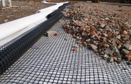 Reinforcement Asphalt Paving Glass Fiber Geogrid Coated Bitumen For Airport Runway