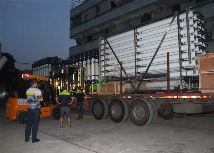 100T Large Seawater Desalination Equipment Seawater RO System Customized
