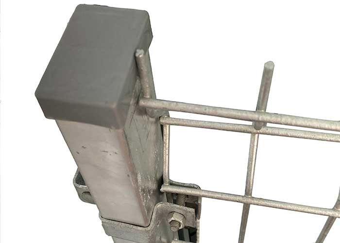 PE Coated 50*200mm Wire Mesh Security Fence Rectangle Post Matched