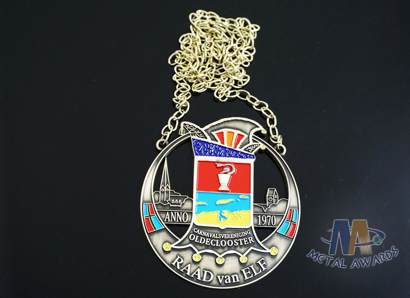 Two Tone Plating Die Struck Medals , 3D Design Happy Birthday Medals For Kids