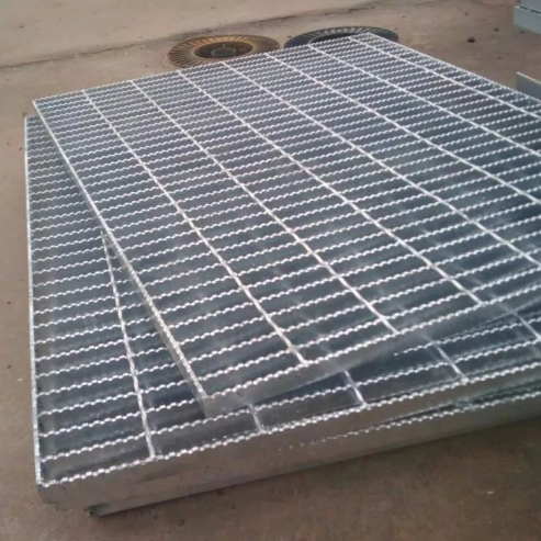 Iron Square Grid Machine Forge Welding Galvanized Steel Stair Treads and Steel Grating Stairs