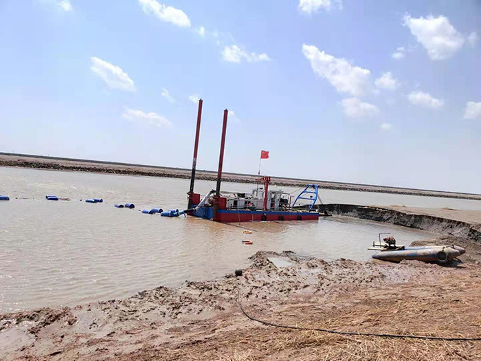 10 Inch Sand Hydraulic Dredger 24 kw With A Blue Appearance For River Dredging