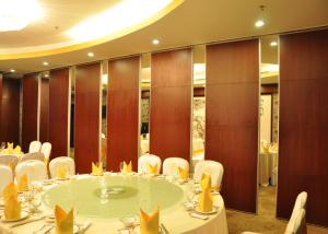 China Acoustic Movable Partition Walls , VIP Wooden Partition Door wholesale