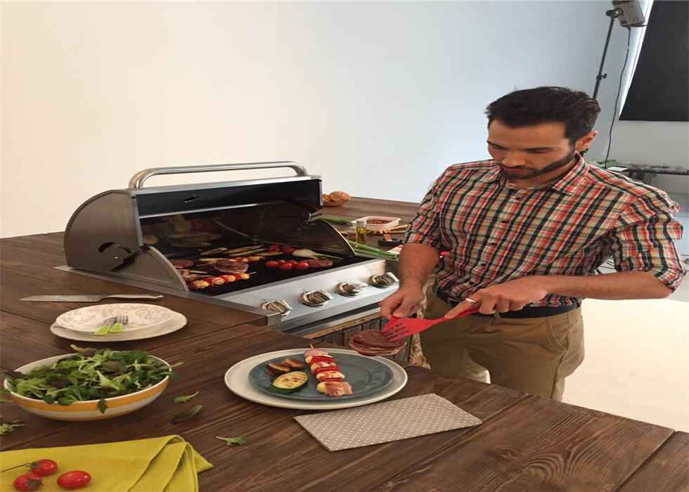 Factory price kitchen bbq easy grill slow 4 burners stainless steel protable gas BBQ grill