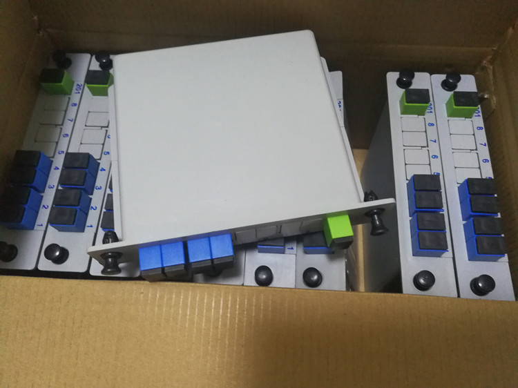 Inserting Type Plug In Plc Optical Splitter , 1x16 Plc Splitter With SC/UPC Adapter