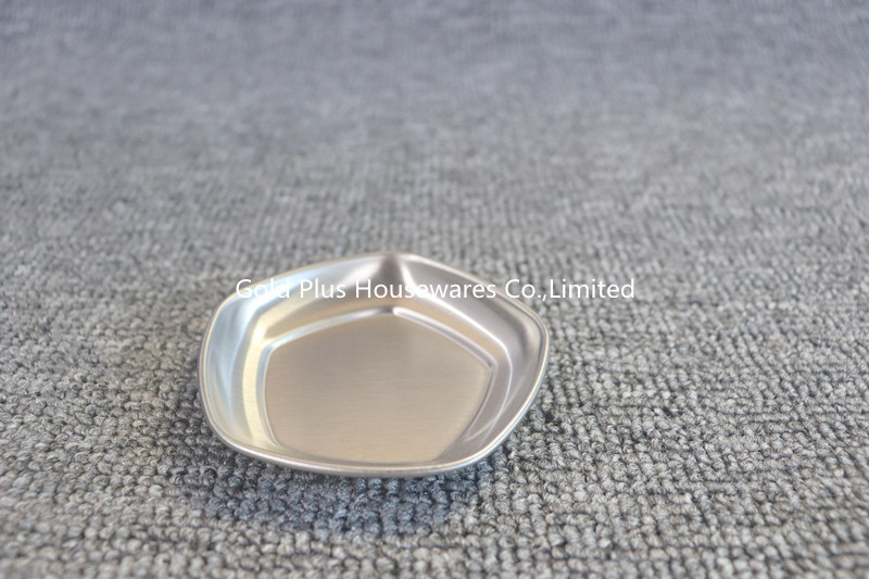 Cooking utensil food grade 37g appetizer plates pentagonal shaped dipping bowls durable metal mini seasoning sauce dish