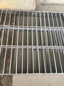 China Heavy Duty Galvanized 1000x1000mm Steel Trench Grating wholesale