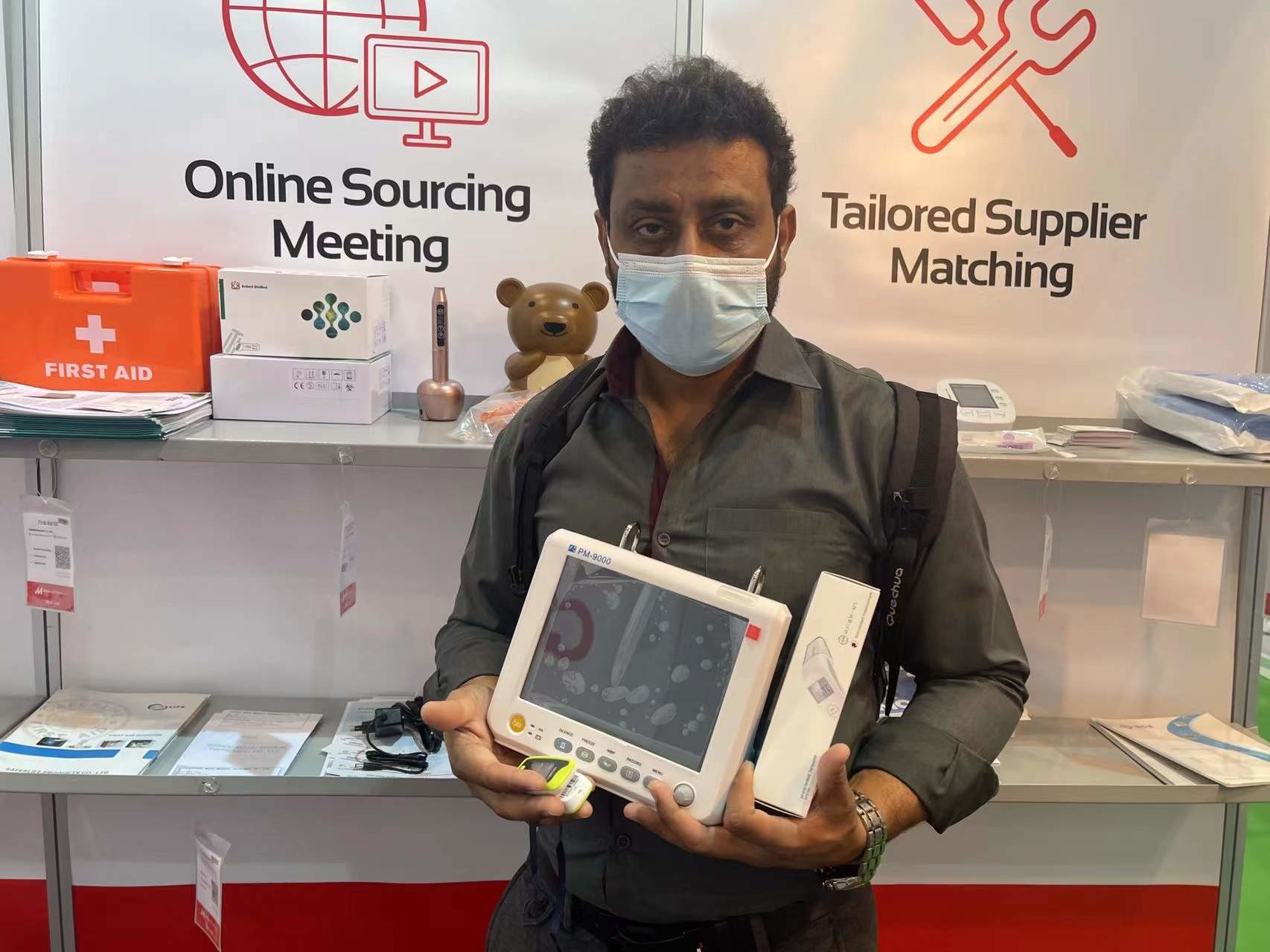 Hospital 8inch Portable Patient Monitor Multi Parameter Emergency Net Weight 1.6kg