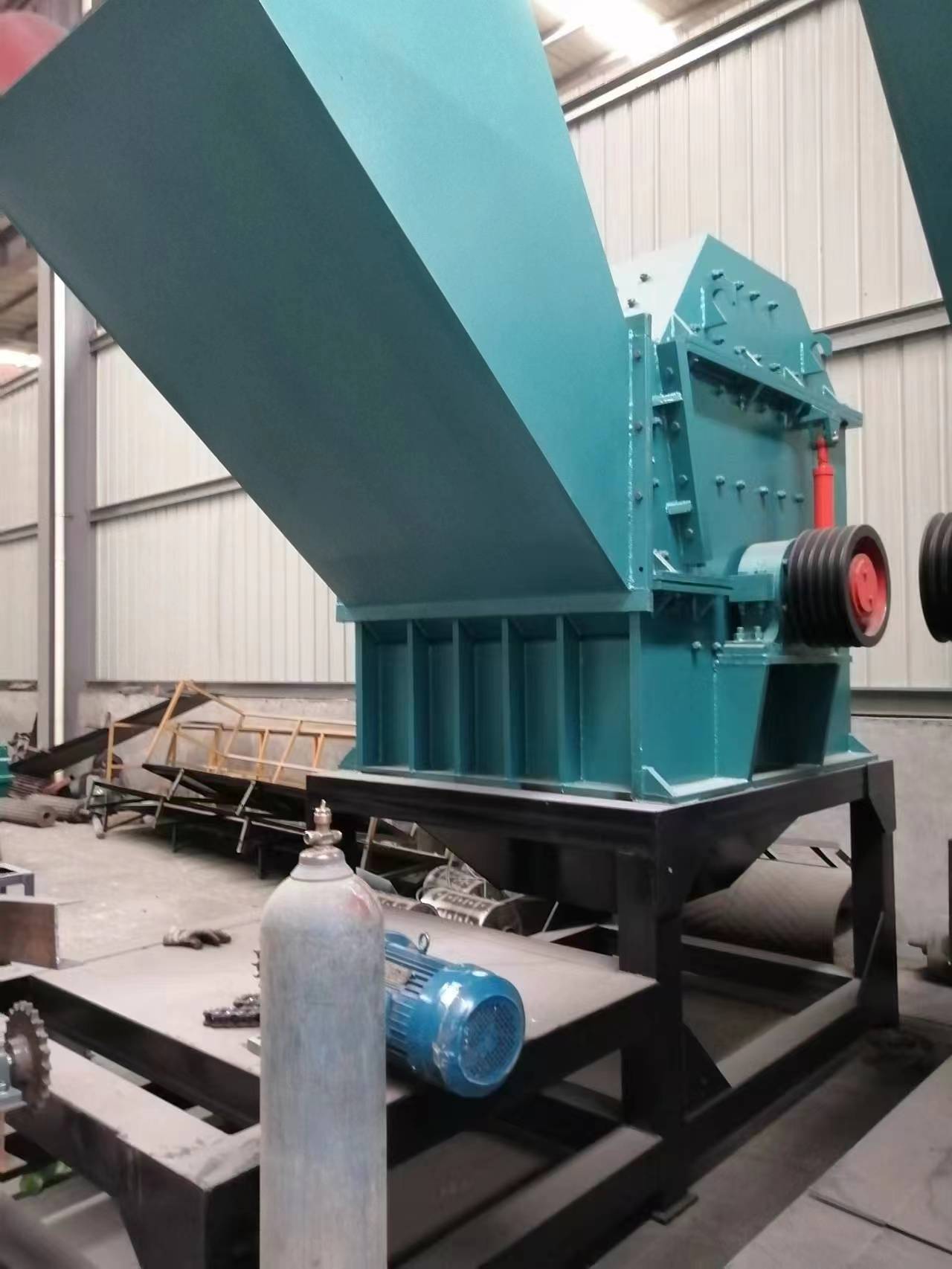 37kW Power Automatic Small Metal Packaging Materials Scrap Metal Crushers for Recycling
