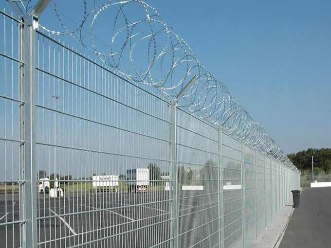 Galvanized Steel Razor Wire Barbed Wire Mesh For Protection Certified by ISO9001 2008