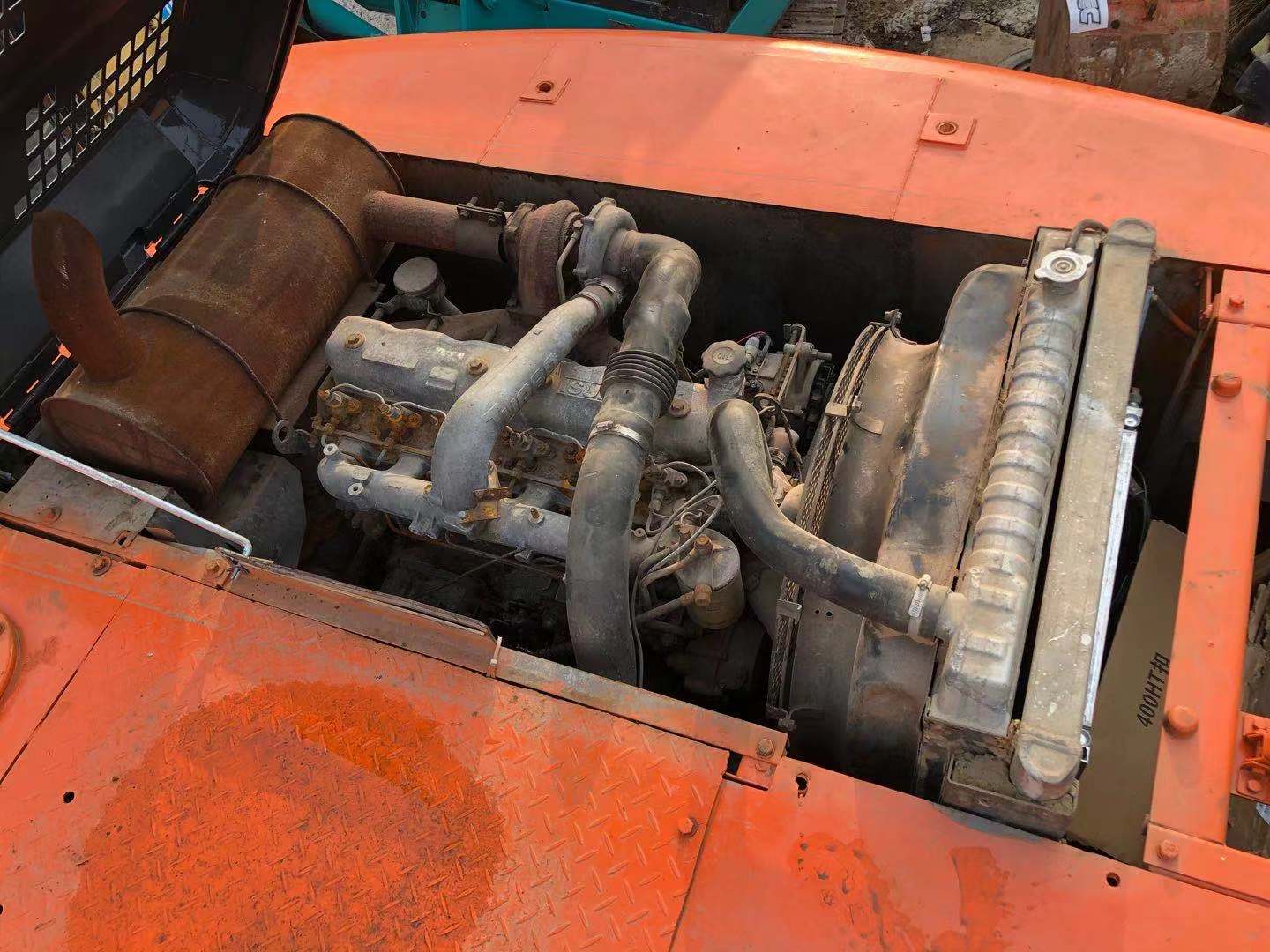 Red Hitachi EX200-5 Excavator 20 Tons Isuzu Engine 3293 Working Hours 90% Undercarriage