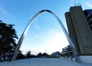 China Contemporary Art Mirror Polished Steel Garden Sculpture Outdoor Square Decor wholesale